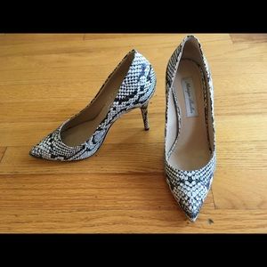 Monique Lhuillier snakeskin leather pumps